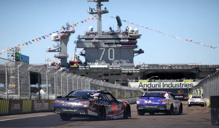 Posjet vozača NASCAR-a trkalištu Abandoned Cup Series izaziva interes Posjet vozača NASCAR-a trkalištu Abandoned Cup Series izaziva interes