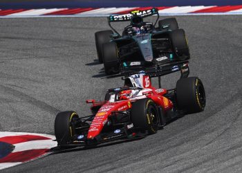 Šef Mercedesa postavlja pitanje kako Ferrari može priuštiti “neograničene” nadogradnje u F1