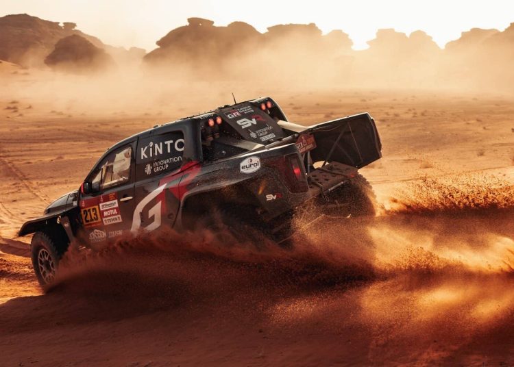 Toyota Gazoo Racing Južna Afrika postigla je uspjeh s brojnim ravnim stazama u četvrtoj etapi Dakara