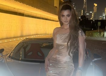 Urvashi Rautela kupuje 2 automobila Bugatti Tourbillon vrijedna 90 milijuna INR