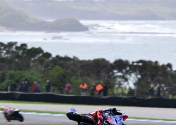 Australski MotoGP navijači odahnuli su nakon što su opovrgnute glasine o golfu na Phillip Islandu.