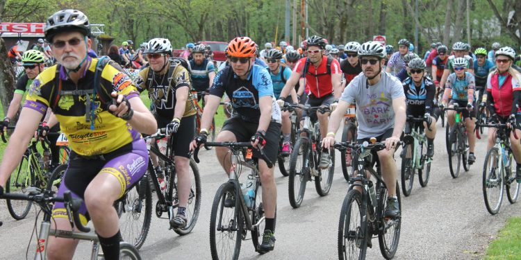 Crni Fork Gravel Grinder: Biciklistička vožnja i utrka nastavljaju rasti u 10. godini