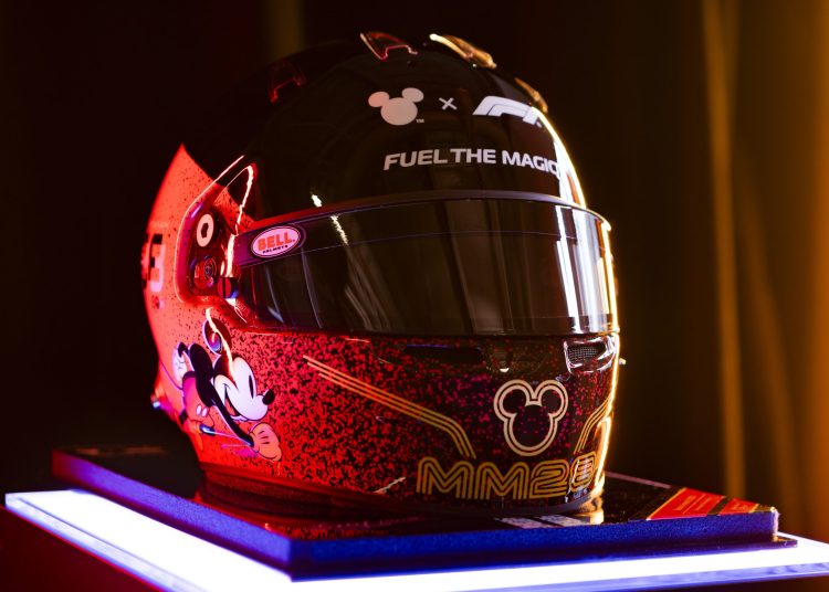 Disney i F1 predstavili Mickey Mouse kacige u podršci Make-A-Wish Disney i F1 predstavili Mickey Mouse kacige u podršci Make-A-Wish