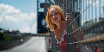 Ekskluzivno: Amelia Dimoldenberg dijeli iskustva o učenju od F1 vozača uz početak 2. sezone Princeze putnika