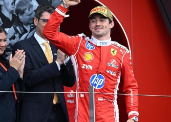 F1: Leclerc se vraća na vrh u Silverstoneu. Hamilton bez kazne, no Kimi nema sreće: ažurirani poredak.