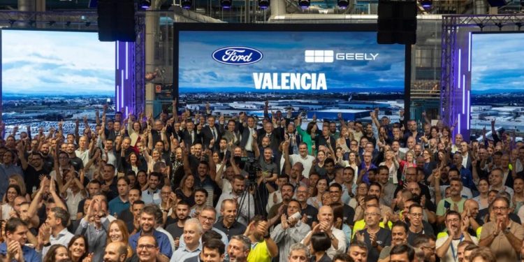 Ford se udružuje s Geelyjem! Suradnja hibridnog i električnog SUV-a spasiti će europsku tvornicu