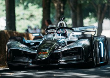 GEN4 Formule E s 815 KS juriša na Goodwood Hill na debiju u Velikoj Britaniji