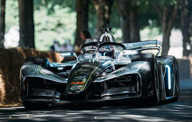 GEN4 Formule E s 815 KS juriša na Goodwood Hill na debiju u Velikoj Britaniji