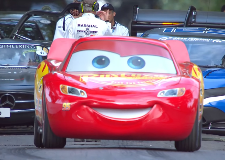Ka-Chow! Lightning McQueen upravo se vrtoglavo uzdizao brdom Goodwood Ka-Chow! Lightning McQueen upravo se vrtoglavo uzdizao brdom Goodwood