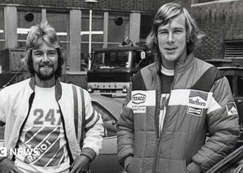 Noel Edmonds prisjeća se nesreće na reliju Norfolk s F1 zvijezdom Jamesom Huntom Noel Edmonds prisjeća se nesreće na reliju Norfolk s F1 zvijezdom Jamesom Huntom