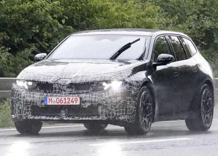 Novi BMW i3 Touring zabilježen u prirodi s robusnim lukovima i prostranim prtljažnikom Novi BMW i3 Touring zabilježen u prirodi s robusnim lukovima i prostranim prtljažnikom