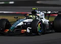 Od kromiranih noughtiesa do kultnih partnera – 10 najboljih retro inspiriranih boja F1 kroz godine Od kromiranih noughtiesa do kultnih partnera – 10 najboljih retro inspiriranih boja F1 kroz godine