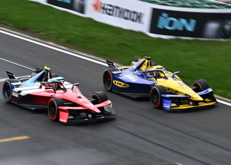 POGLEDAJTE: Shanghai E-Prix približava se kraju! POGLEDAJTE: Shanghai E-Prix približava se kraju!