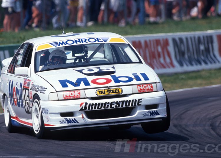 Peter Brock slavio u izdanju 05 V8 Sleutha