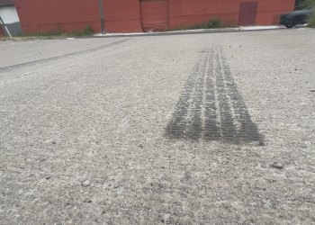 Policija u Detroitu prekida kasnonoćno okupljanje driftanja i uličnih utrka
