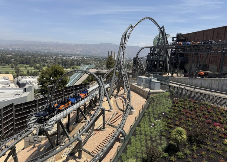 Ride Vehicles udvostručuje najnovije Fast & Furious: Hollywood Drift Coaster testiranje u Universal Studios Hollywood Ride Vehicles udvostručuje najnovije Fast & Furious: Hollywood Drift Coaster testiranje u Universal Studios Hollywood