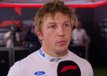 Lindblad prekida Lawsonov intervju kako bi se ispričao zbog ponovnog pokretanja sukoba
