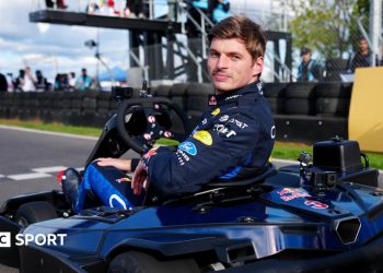 Max protiv 100: Verstappen nadmašio 100 amaterskih vozača kartinga u samo 14 krugova