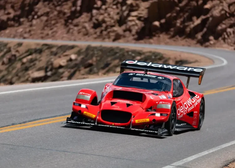 Na prodaju auto Gillet Vertigo Pikes Peak kojeg je vozila Vanina Ickx
