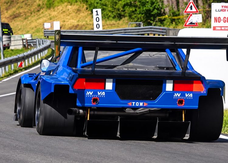 Nakon 25 godina utrkivanja, ovaj Fiat s motorom Alfa Romeo upravo je završio ispred Ferrarija 296 Challenge Nakon 25 godina utrkivanja, ovaj Fiat s motorom Alfa Romeo upravo je završio ispred Ferrarija 296 Challenge