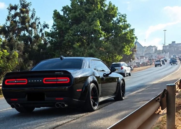Ovaj superautomobil viđen je duž ulice Limuru Ovaj superautomobil viđen je duž ulice Limuru