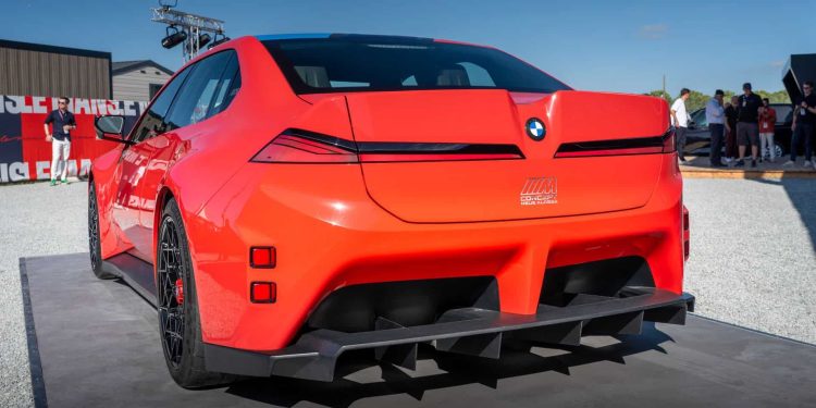Pogledajte kako električni BMW M3 Concept osvajaju brdo