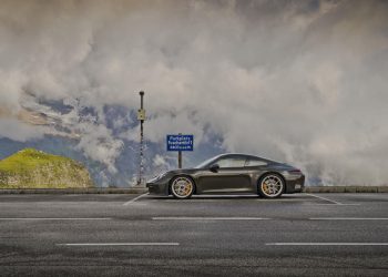 Porsche odaje počast europskim brdskim utrkama s novim 911 GT3 Bergspor