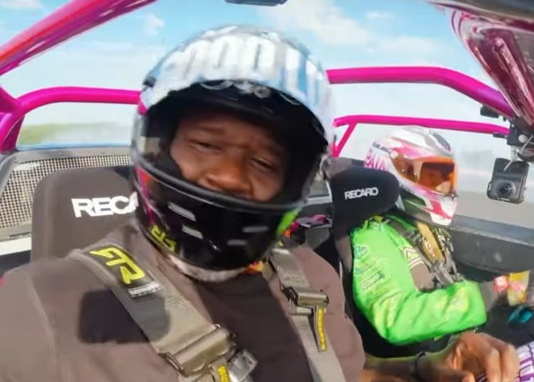 Shaquille O’Neal traži od T-Paina da mu napravi “drift auto” nakon užasavajućeg drifta u Ford Mustangu od 1000 KS Shaquille O’Neal traži od T-Paina da mu napravi “drift auto” nakon užasavajućeg drifta u Ford Mustangu od 1000 KS
