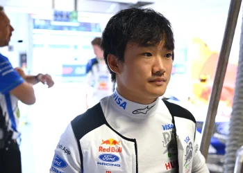 Yuki Tsunoda ocjenjuje izlet na VN Španjolske nakon “velike štete” u sukobu s Carlosom Sainzom