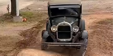 98-godišnji Ford model A savladao Ramov terenski izazov