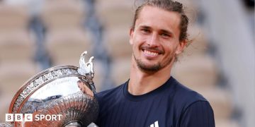 Alexander Zverev završava sezonu kao svjetski broj jedan nakon poraza od Carlosa Alcaraza