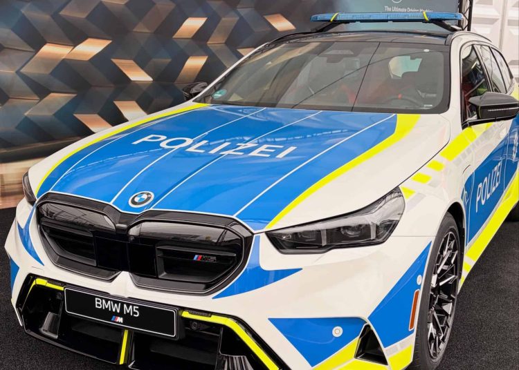 BMW je stvorio lažni M5 touring policijski automobil koji bi mogao postati stvaran
