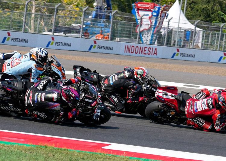 Bezzecchi se vratio dok Aprilia stvara povijest u Indoneziji Bezzecchi se vratio dok Aprilia stvara povijest u Indoneziji