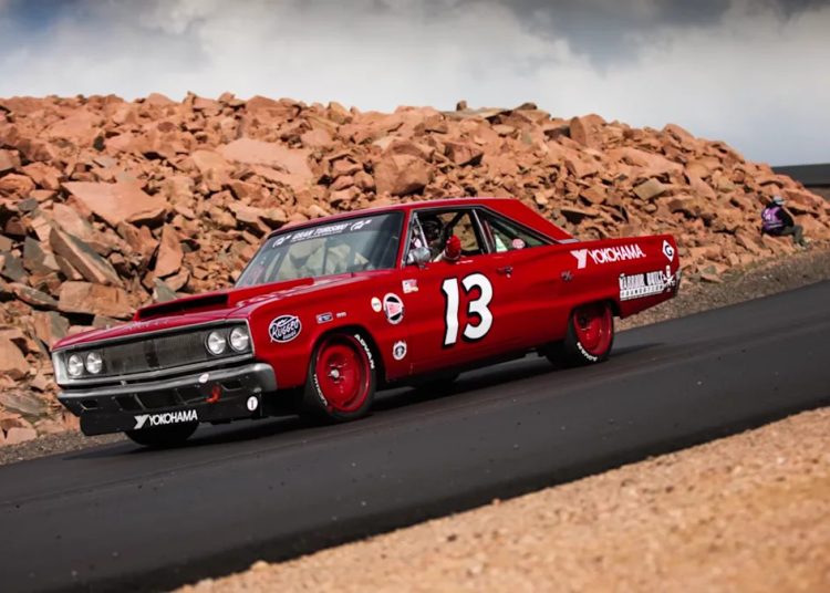 Dodge Coronet R/T s 833 KS zamijenjen Hellcat-om stiže do Pikes Peaka