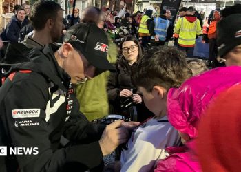 Dolgellau dočekuje Elfyn Evansa kući nakon pobjede na Svjetskom prvenstvu u reliju