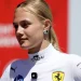 Ferrarijeva Alba Larsen se vraća za kampanju F1 ACADEMY 2027. Ferrarijeva Alba Larsen se vraća za kampanju F1 ACADEMY 2027.