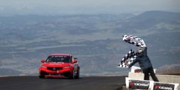 Integra Type S DE5 postavlja novi rekord za vozila s prednjim pogonom na Pikes Peak International Hill Climb
