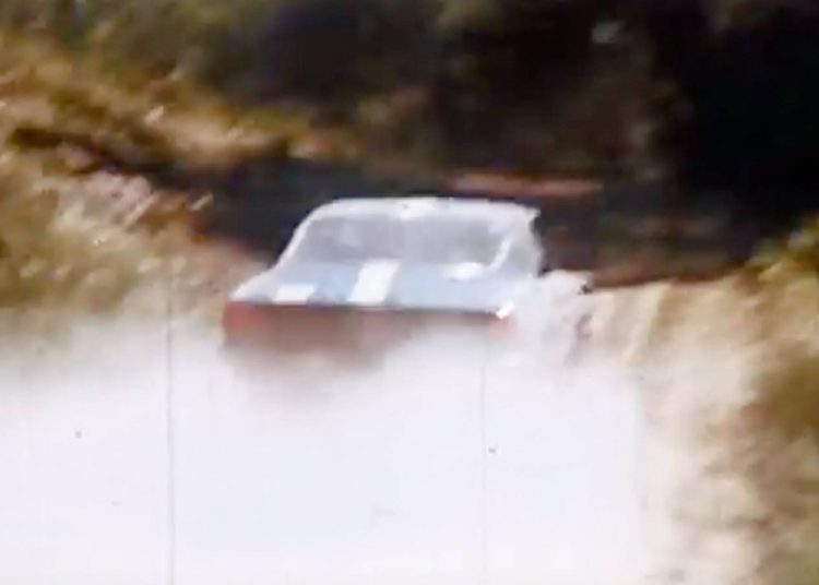 Inženjer koji je vozio s Mopar Muscle Carom 4000 milja kroz kanadske šume Inženjer koji je vozio s Mopar Muscle Carom 4000 milja kroz kanadske šume