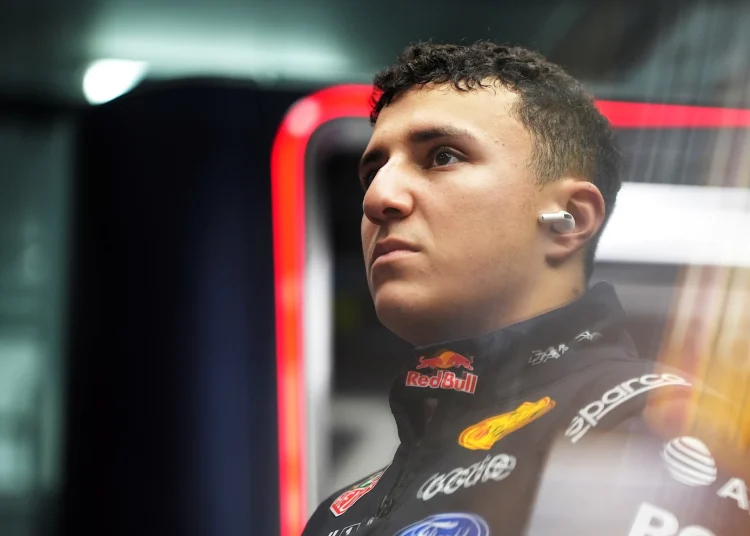 Kako je problem s baterijom Isacku Hadjaru iz Red Bulla oduzeo podij u Sepangu na Velikoj nagradi Bahreina 2026. u Maleziji Kako je problem s baterijom Isacku Hadjaru iz Red Bulla oduzeo podij u Sepangu na Velikoj nagradi Bahreina 2026. u Maleziji