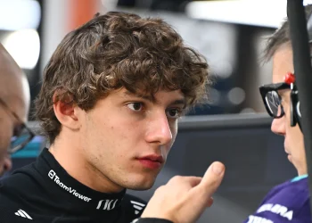 Kimi Antonelli se bori s ‘vrlo teškim’ Mercedesom novih specifikacija nakon P7 u kvalifikacijama sprinta u Singapuru