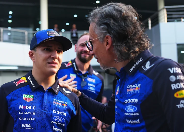 Laurent Mekies priznaje da mu ‘dugujemo’ nakon što su problemi s Red Bullom uništili vikend Isacku Hadjaru u Singapuru Laurent Mekies priznaje da mu ‘dugujemo’ nakon što su problemi s Red Bullom uništili vikend Isacku Hadjaru u Singapuru