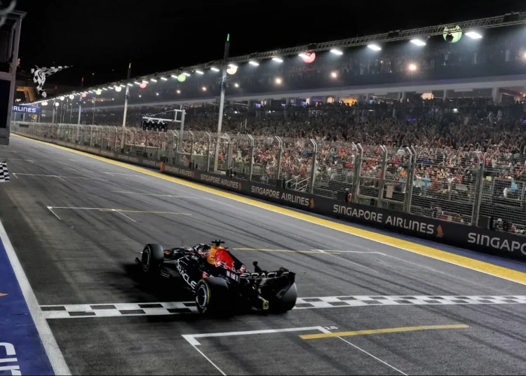 Max Verstappen razbija singapursko prokletstvo dominantnom pobjedom na Marina Bay Street Circuitu Max Verstappen razbija singapursko prokletstvo dominantnom pobjedom na Marina Bay Street Circuitu
