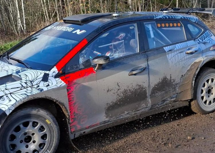 Meeke testira Hyundaijev Rally2 automobil