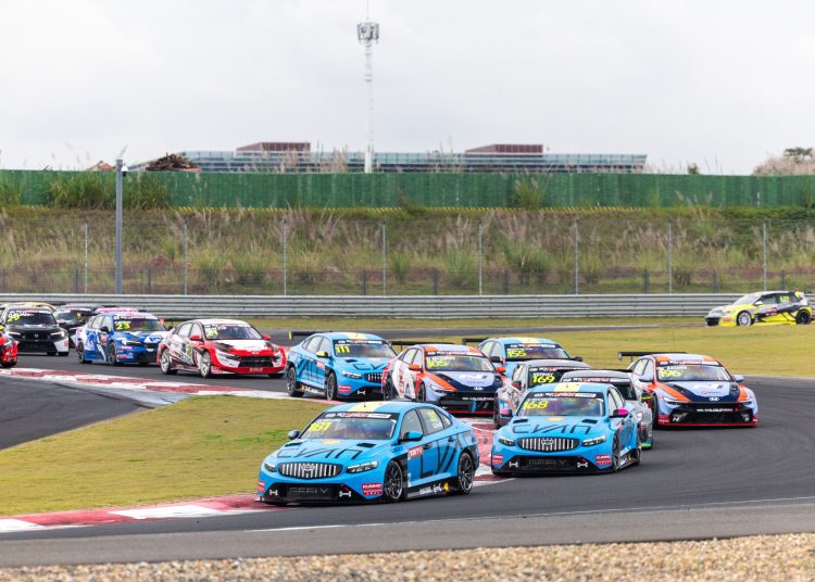 Mikel Azcona i Santiago Urrutia u borbi za naslov FIA TCR World Toura