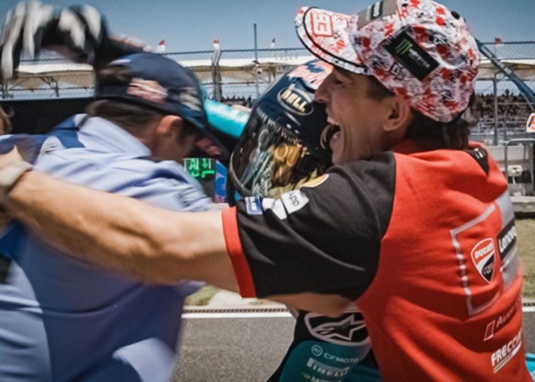 NEVIĐENO: Braća Marquez uživaju u Quilesovoj krunidbi Gladijatora NEVIĐENO: Braća Marquez uživaju u Quilesovoj krunidbi Gladijatora
