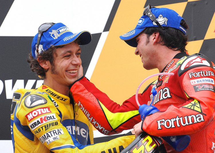 Najbliži cilj u povijesti MotoGP-a: Toni Elias ispred Valentina Rossija prije 20 godina Najbliži cilj u povijesti MotoGP-a: Toni Elias ispred Valentina Rossija prije 20 godina