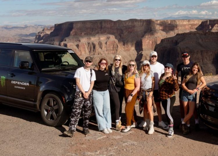 Okupljanje Grand Canyonom sa zvijezdama Dakara Okupljanje Grand Canyonom sa zvijezdama Dakara