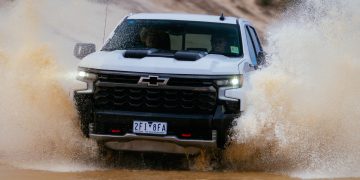 Preskačemo pješčane dine i pritiskamo Chevy Silverado ZR2 do njegovih granica