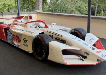 S novim Bridgestoneovim gumama ‘Typhoon’ za kišne uvjete, Formula E bi mogla postati prva trkaća serija koja se nada kiši.