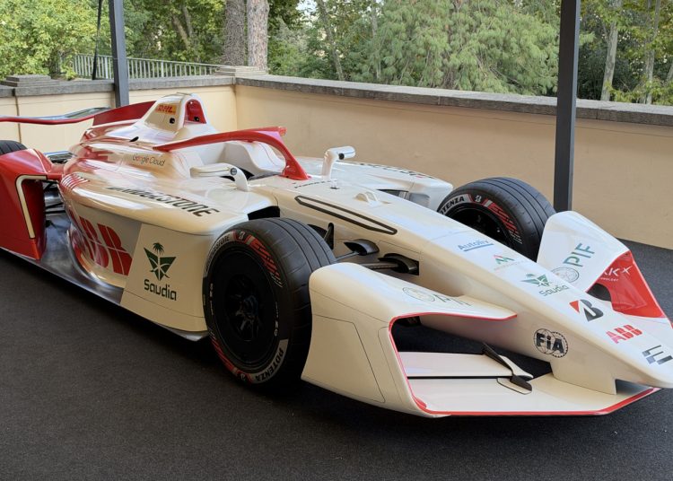 S novim Bridgestoneovim gumama ‘Typhoon’ za kišne uvjete, Formula E bi mogla postati prva trkaća serija koja se nada kiši.